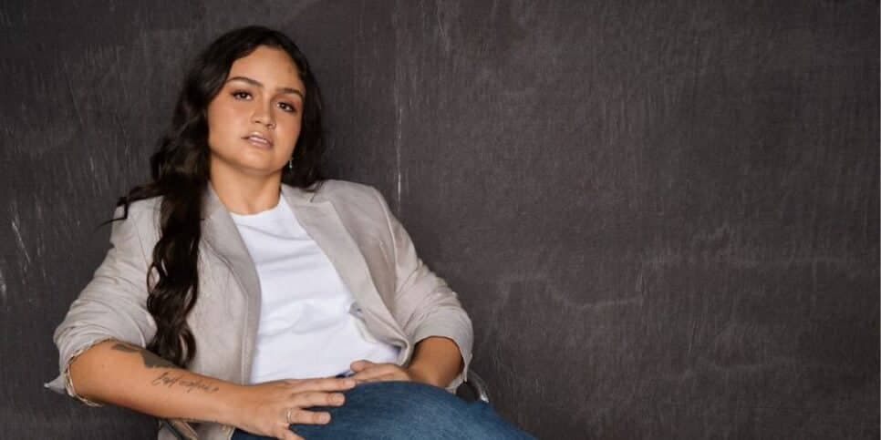 Luiza Martins cria versão brasileira de “Locked Out of Heaven” em homenagem a Bruno Mars e viraliza nas redes