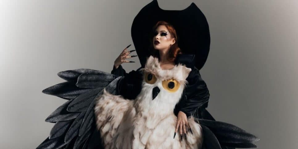 Influenciadora Theulyn Reis brilha no baile de Halloween da Sephora com homenagem ao folclore amazônico