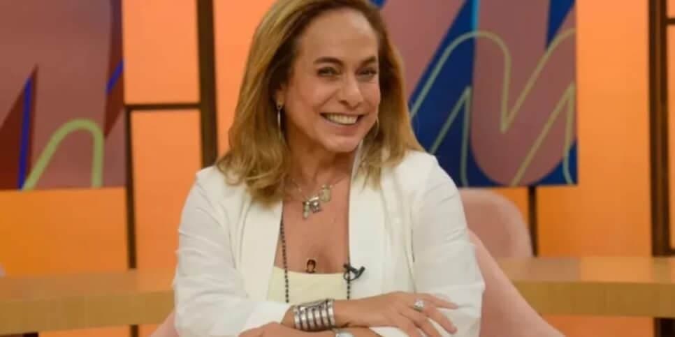 Cissa Guimarães assume venda de fotos pelada por ordem de despejo: "Sem nenhum tostão"