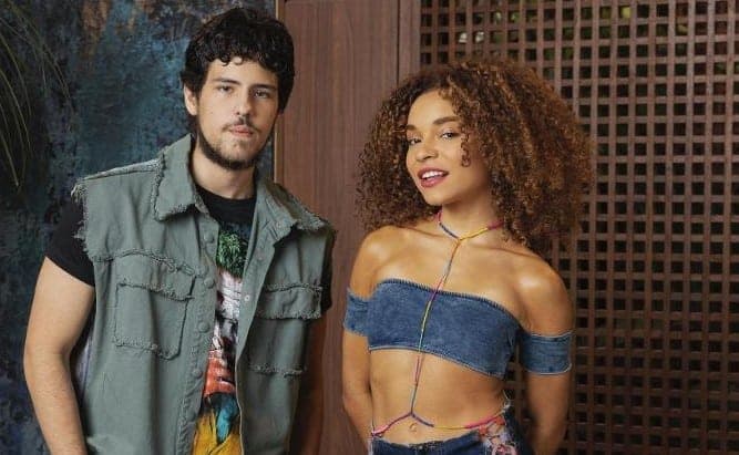 Evelyn e Tomás em Mania de Você ( Foto: Reprodução / Globo)

