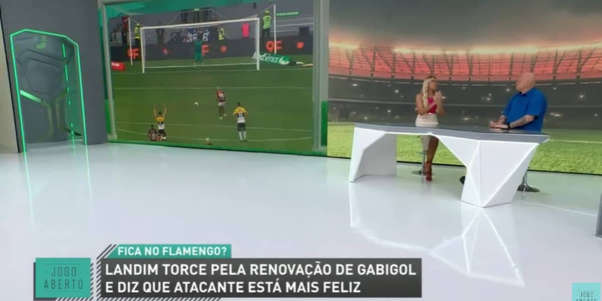 http://tvfoco.uai.com.br/wp-content/uploads/2015/05/Daniela-Mercury.jpg