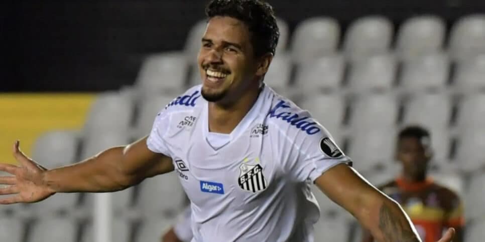 Lucas Veríssimo engana Santos e arma retorno triunfal em rival (Foto: Divulgação/Libertadores)