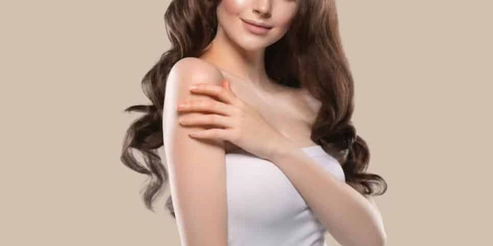 Mais potente que colágeno: Suco infalível com 5 ingredientes te dá pele de porcelana e cabelo de salão