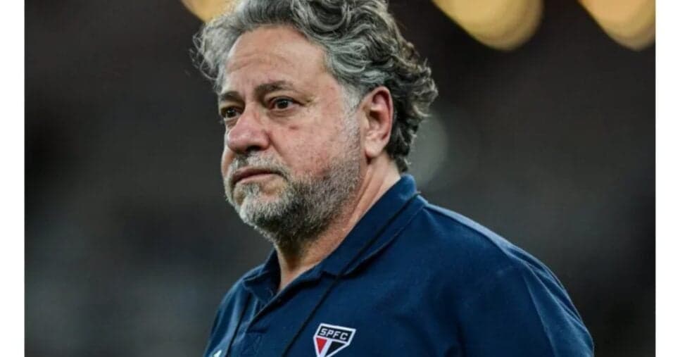 Rafinha e +1 dando ADEUS: Casares bate martelo sobre debandada de 2 craques no São Paulo