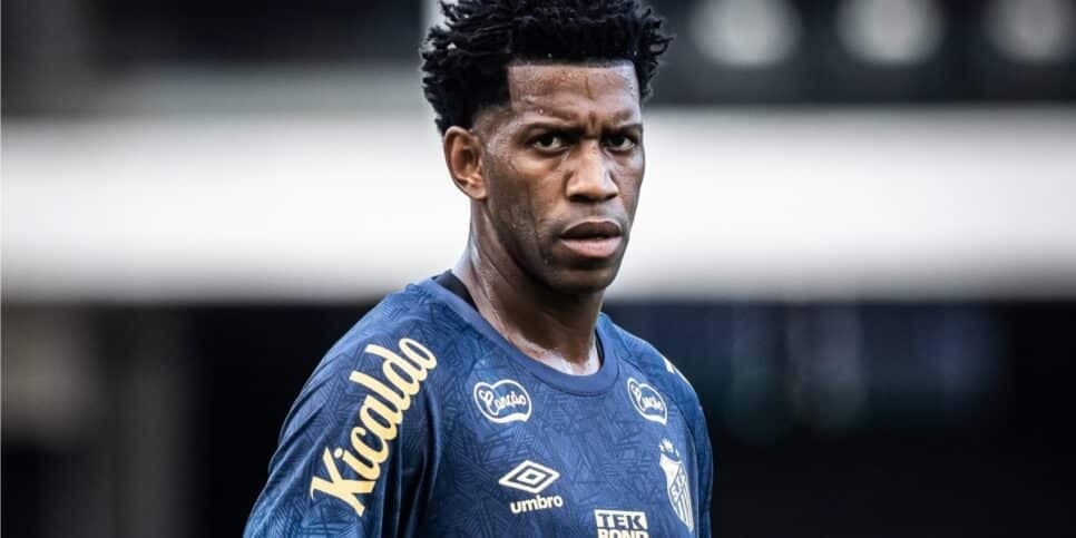 Gil, zagueiro de 37 anos - (Foto: Raul Baretta/ Santos FC)