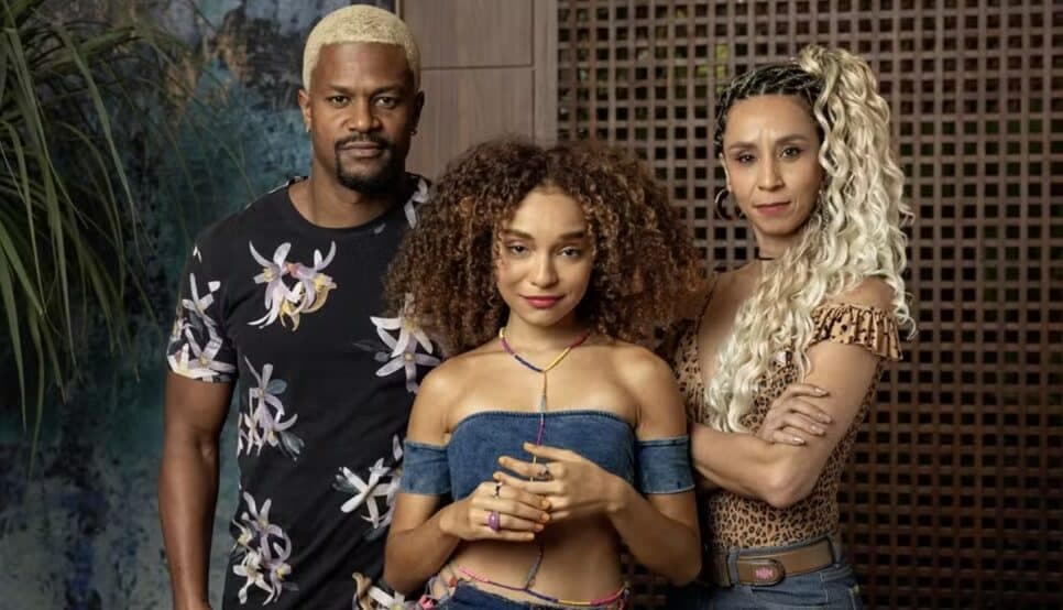 Mania de Você: Sirley, Leidi e ao centro, Evelyn em Mania de Você (Foto: Reprodução/ Divulgação, TV Globo)