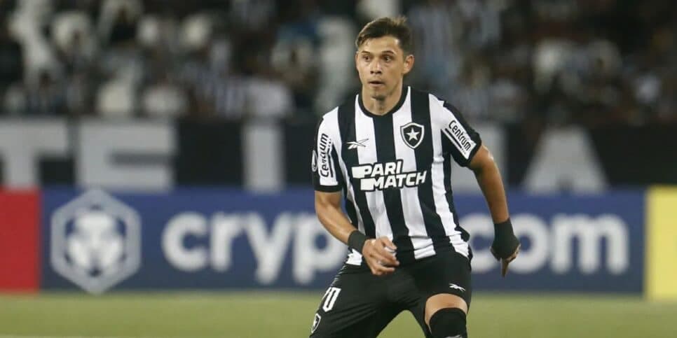 Óscar Romero chegou ao Botafogo em março e fez 26 jogos (Reprodução: Vitor Silva) Óscar Romero chegou ao Botafogo em março e fez 26 jogos (Reprodução: Vitor Silva)