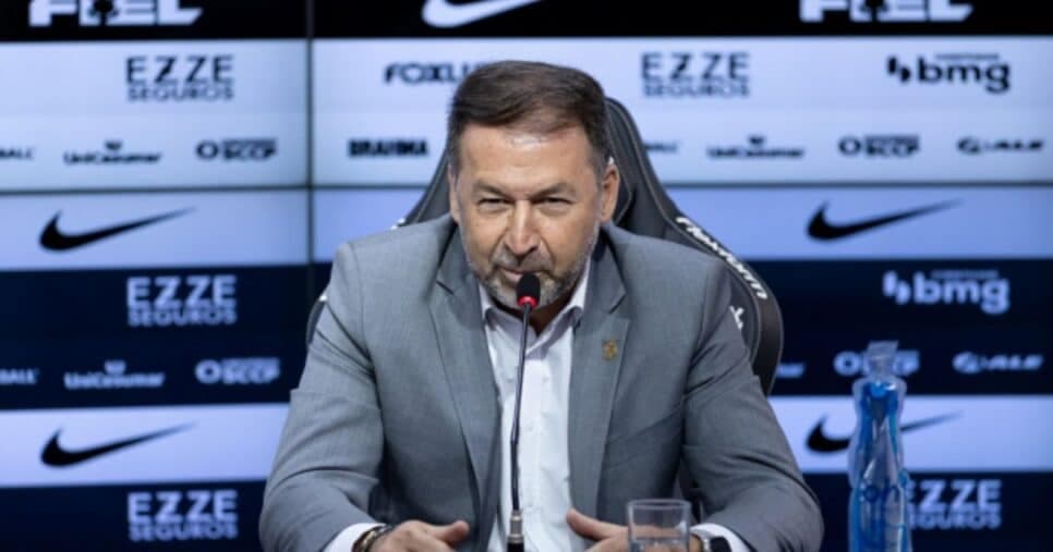 Augusto Melo bate martelo e define sobre adeus de craque de R$ 21M no Corinthians em 2025