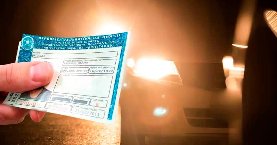 CNH - Lei dos faróis (Foto: Reprodução, Montagem - TV Foco)