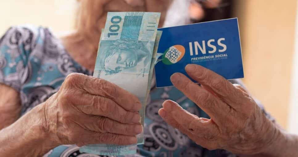 Além dos R$ 1.518: INSS confirma NOVO benefício e aposentados 60+ garantem pagamento antecipado em 2025