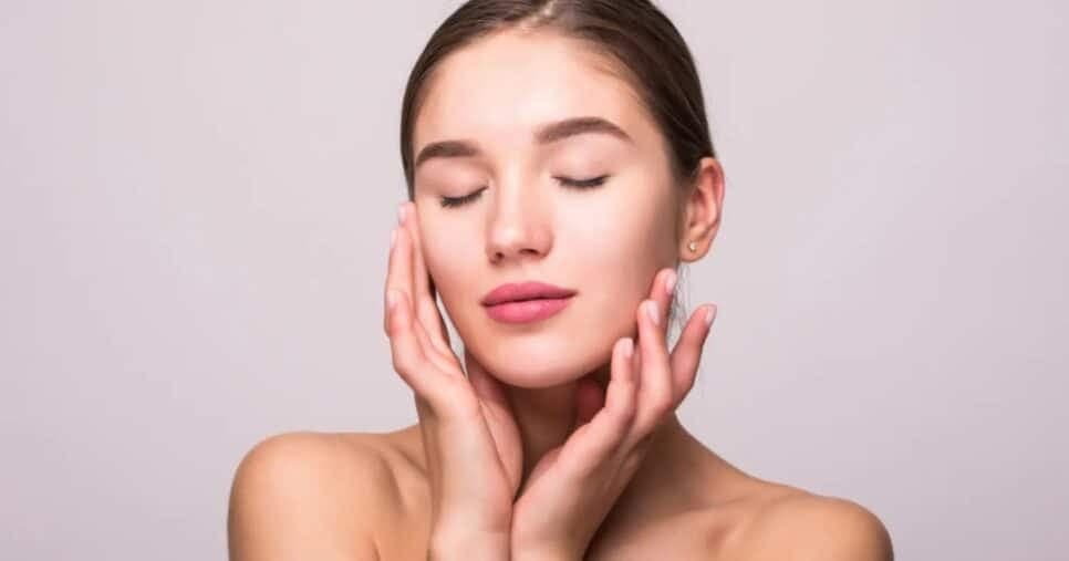 Segredo das japonesas: Creme natural preenche sinais de envelhecimento e traz pele de seda