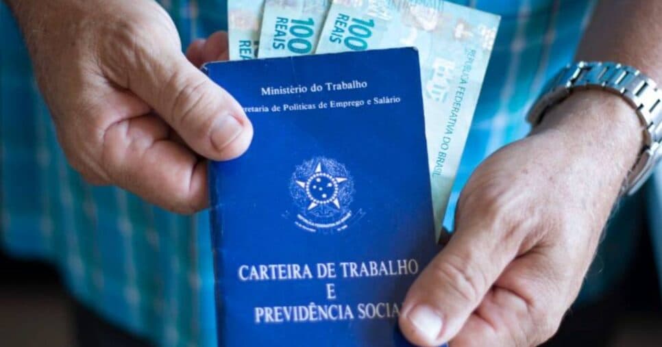 Adeus semana de 5 dias úteis: Lei trabalhista é armada para salvar CLTs junto com aumento do salário mínimo