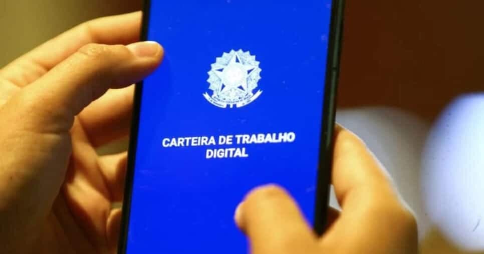 Proibição para CLTs: Lei trabalhista em vigor barra trabalhadores de fazerem isso em 2025