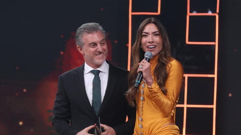 Luciano Huck e Patricia Abravanel no Melhores do Ano - Foto: Globo / Beatriz Damy
