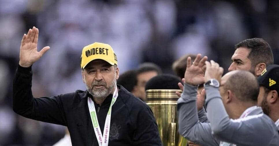 Augusto Melo em êxtase: Corinthians libera PIX por craque de R$19M em 2025