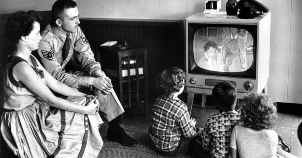 A chegada da televisão brasileira foi um grande marco (Foto Reprodução/Intelectual Colégio e Curso)