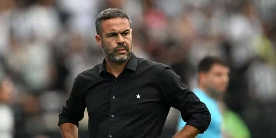 Artur Jorge deixou o Botafogo no final da temporada (Reprodução: Mauro Pimentel)