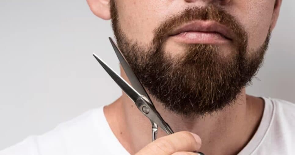 Fim das falhas: 5 truques infalíveis para alinhar a barba em casa e economizar no salão