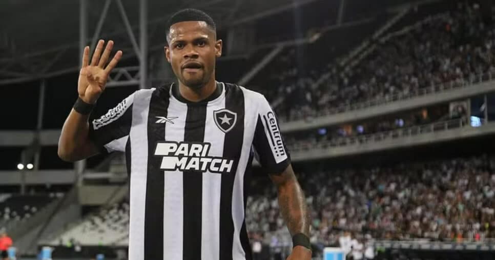 R$49M: Júnior Santos tem veredito de ADEUS no Botafogo (Foto: Reprodução/Montagem TV Foco)