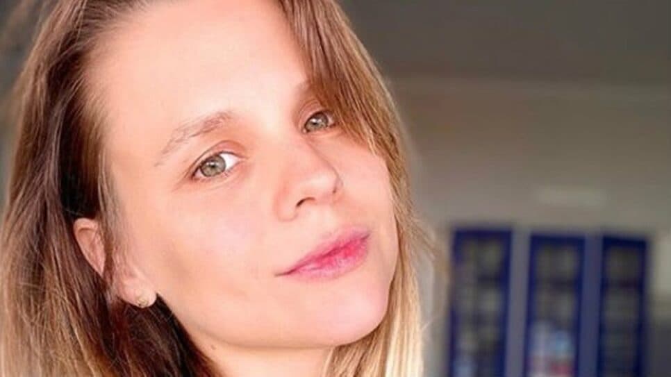 Daniela Carvalho, de Malhação, assumiu fazer faxina no exterior para bancar estudos (Foto: Reprodução/ Instagram)
