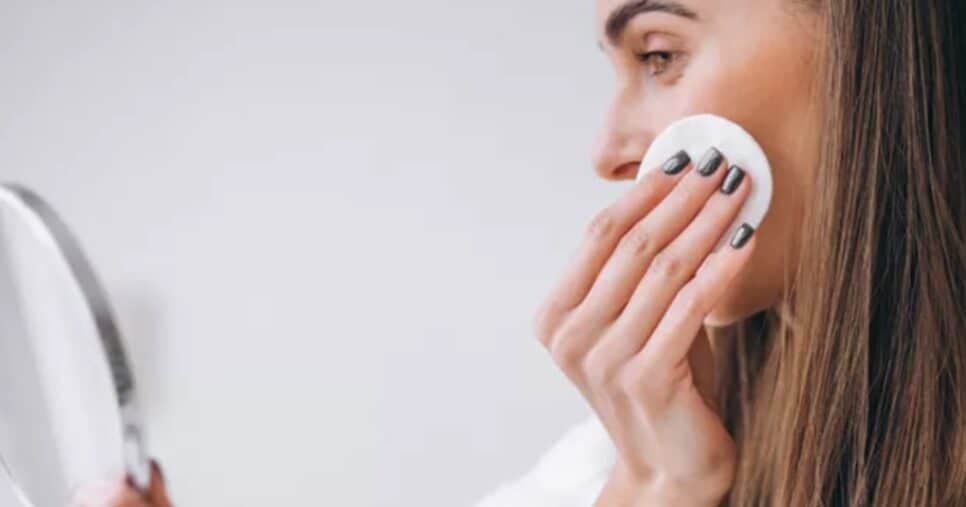 Melhor que Nívea: Demaquilante caseiro com 3 ingredientes faz limpeza profunda e deixa pele suave