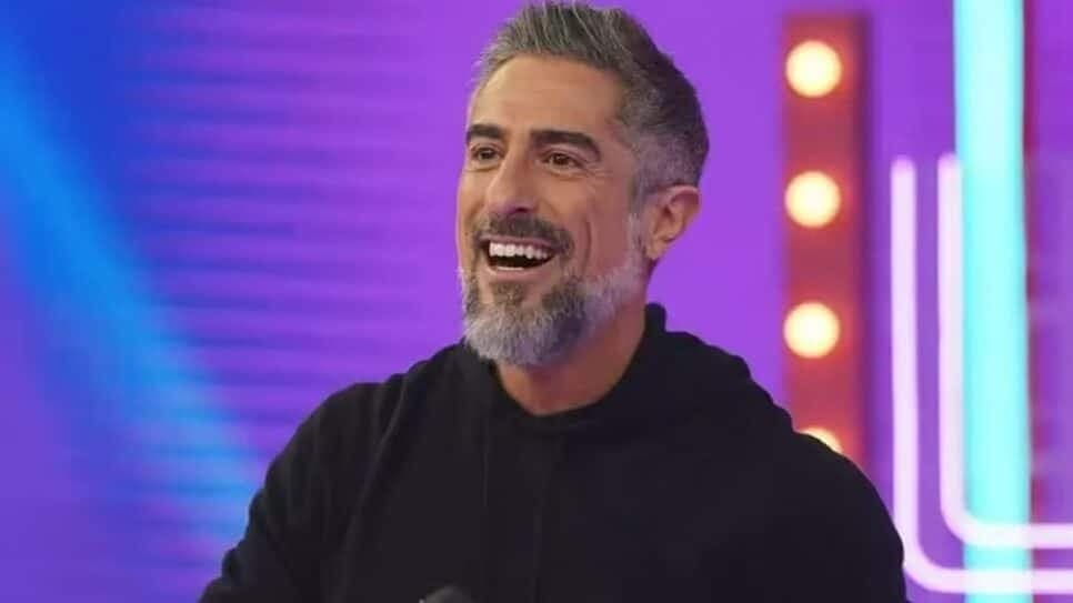O apresentador comanda o Caldeirão com Mion, na Globo (Foto: Reprodução/ Divulgação)