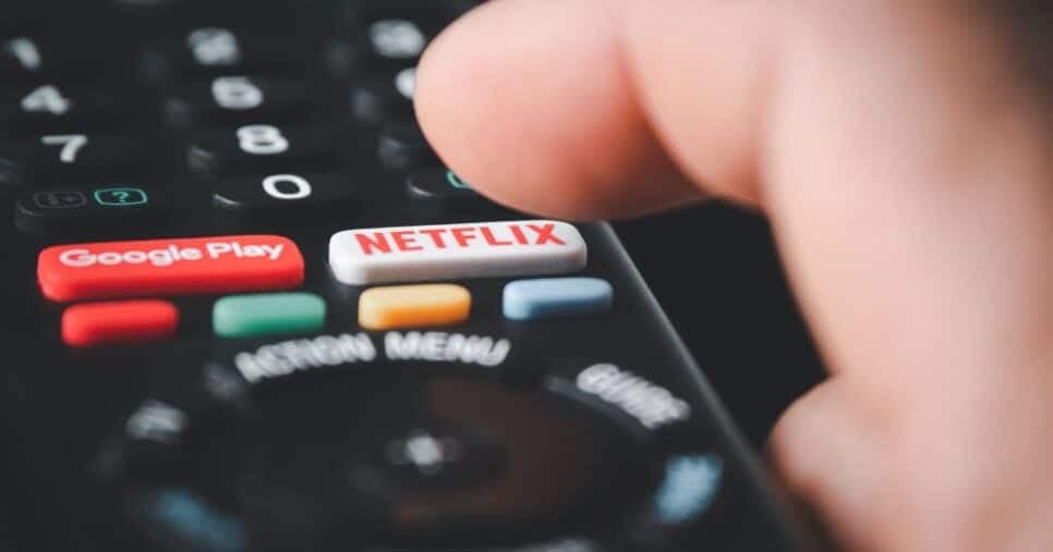 Assinantes aos prantos e adeus cravado: Netflix confirma FIM de serviço essencial em TVs