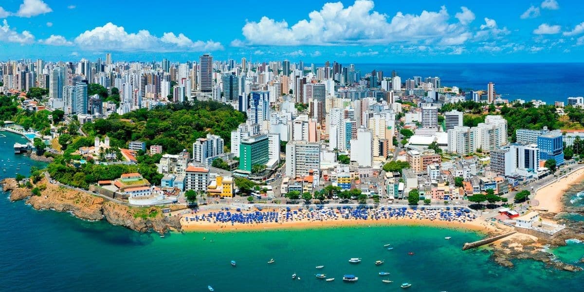 http://tvfoco.uai.com.br/wp-content/uploads/2015/05/Daniela-Mercury.jpg