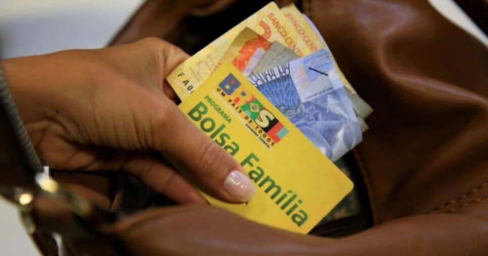 Fim dos R$600: Comunicado emergencial do Bolsa Família traz 3 alertas para não acabar com benefício hoje (4)