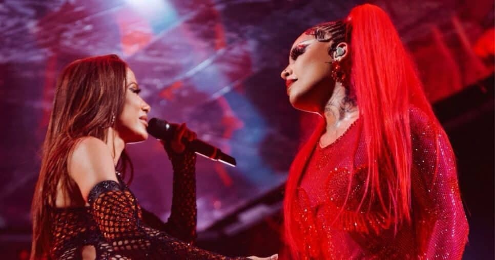 Gloria Groove e Anitta sobem ao palco juntas no ensaio Pré-Carnaval, em São Paulo!