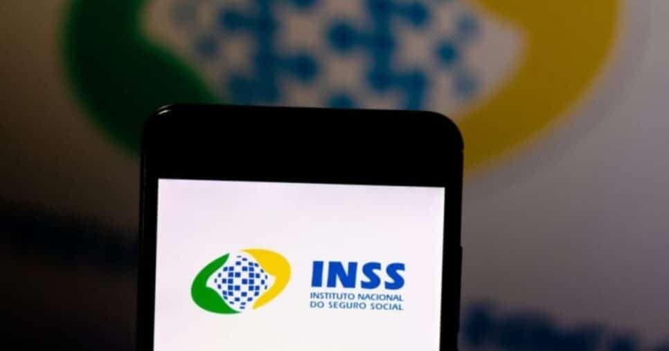 Suspensão dos R$1518 e mais: INSS emite comunicado com alertas para não perder o benefício em 2025