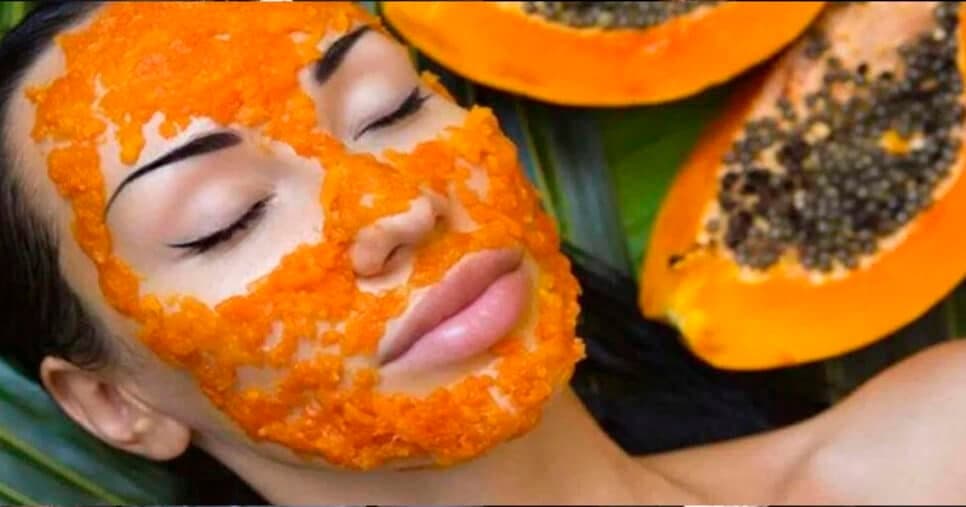 Mamão e +1 popular: Máscara caseira com 2 ingredientes ELIMINA rugas das 60+ e traz pele de pêssego