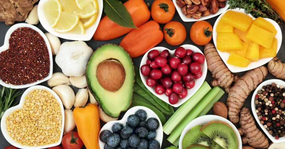 Explosão de colágeno: 17 alimentos cruciais para rejuvenescer às 50+ em 2025