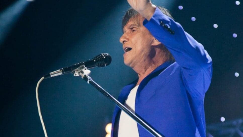 Roberto Carlos nos palcos (Foto: Reprodução/ Caio Girardi)