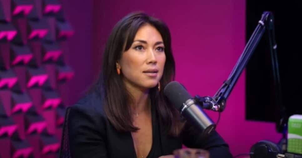 Danni Suzuki relembra saia-justa no Arquivo Confidencial (Foto: Reprodução/ YouTube/ Papagaio Falante)