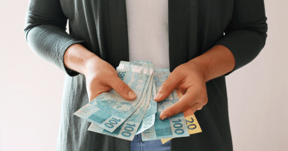 Tchau, só R$ 1.518: 2 passos para MEIs se aposentarem no INSS com saque acima do salário mínimo