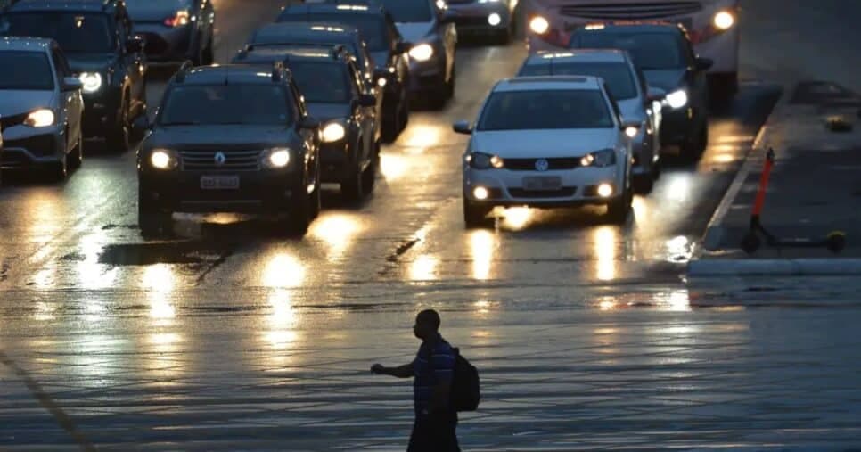 Veículo apreendido e adeus CNH: Lei de trânsito em Cuiabá, no MT, crava multa de R$ 5,8 mil a motoristas em massa