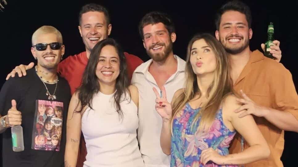 O namorado de Marquezine com irmãos e cunhados (Fotos: Reprodução/ Instagram/ Montagem)