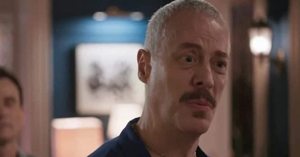 Marco na corda bamba com Osmar e no caminho de Violeta (Foto: Reprodução/ TV Globo)
