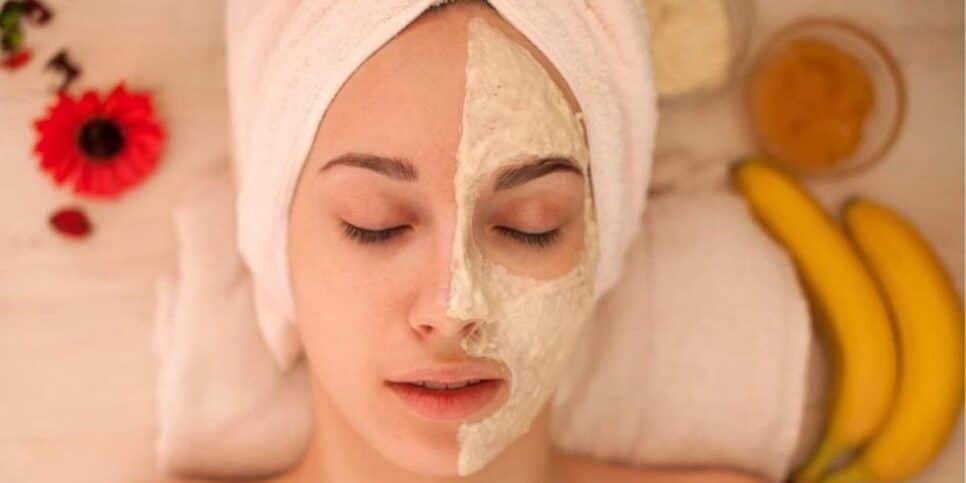 Máscara facial com banana para acabar com as rugas (Reprodução: Canva)