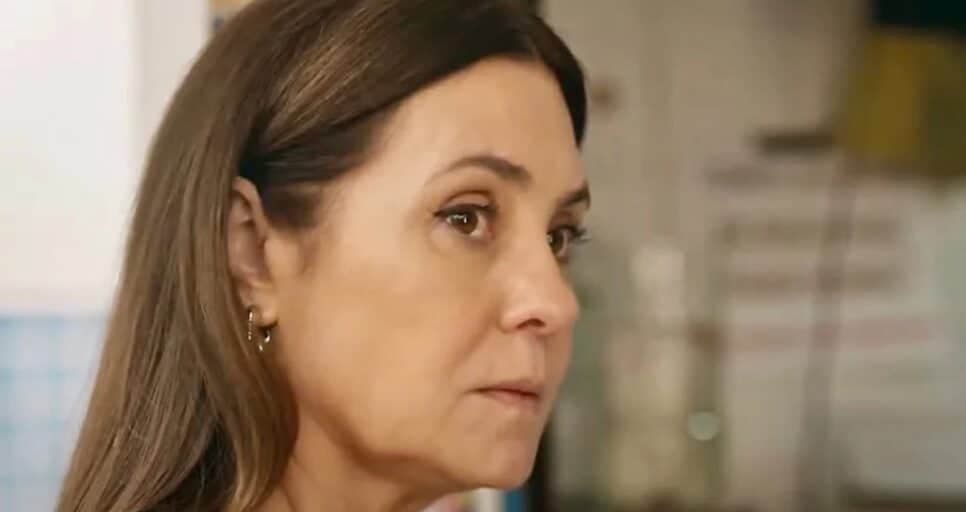 Mércia prestes a ver a casa cair com tudo que Luma descobre sobre ela (Foto: Reprodução/ Globo)