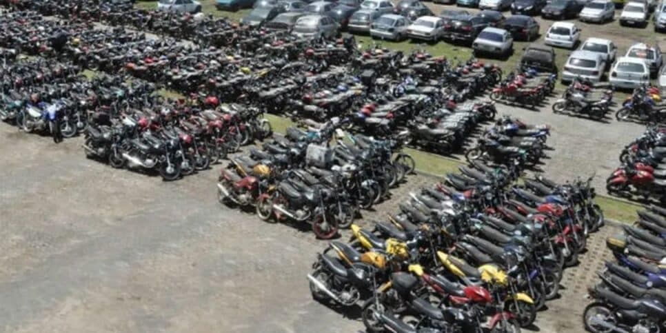 Motos recolhidas ao pátio, depois de um período, vão á leilão (Reprodução: Detran) Motos recolhidas ao pátio, depois de um período, vão á leilão (Reprodução: Detran)