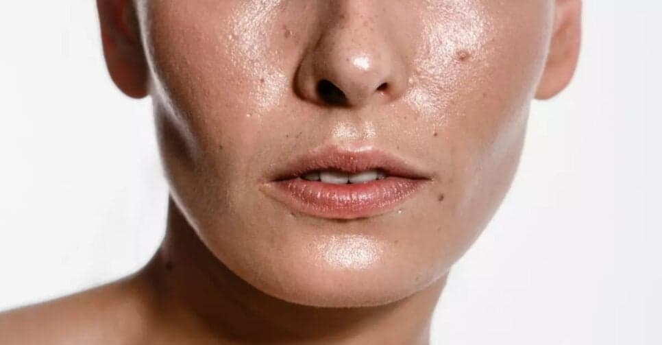Adeus cravos e pele oleosa: 5 passos pra remover as impurezas do rosto em menos de 10 minutos