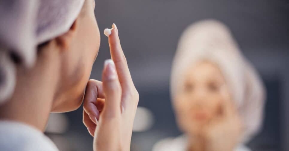 Botox grátis: Mistura com 2 ingredientes acaba com todas as rugas e salva mulheres 40+