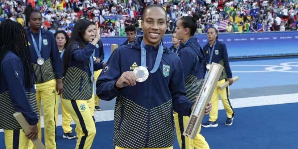 Thais Ferreira medalhista de prata pelo Brasil nas Olimpíadas (Reprodução: Rafael Ribeiro)