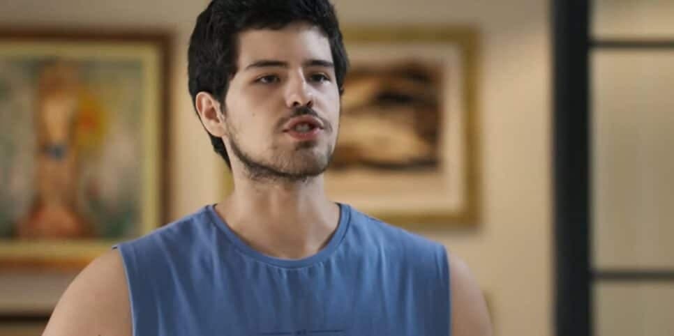 Tomás suspeita de chantagens para ocultar seu DNA (Foto: Reprodução/ Globo)