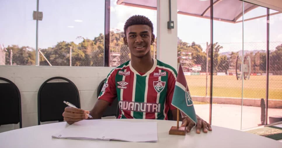 Volante Wallace Davi no Fluminense — Foto: Leonardo Brasil / Fluminense FC

