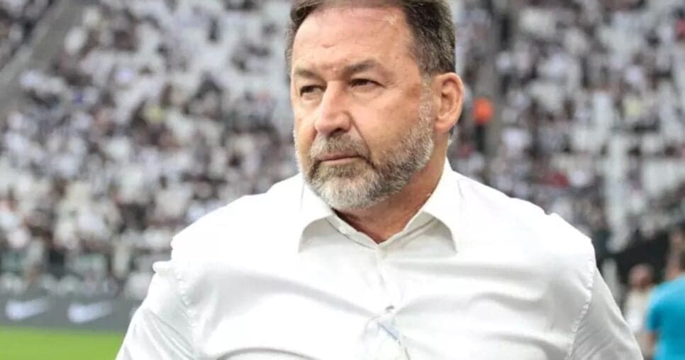 Adeus de reforço e desfecho de substituto de Ramón Díaz no Corinthians cravado por Augusto Melo em 2025