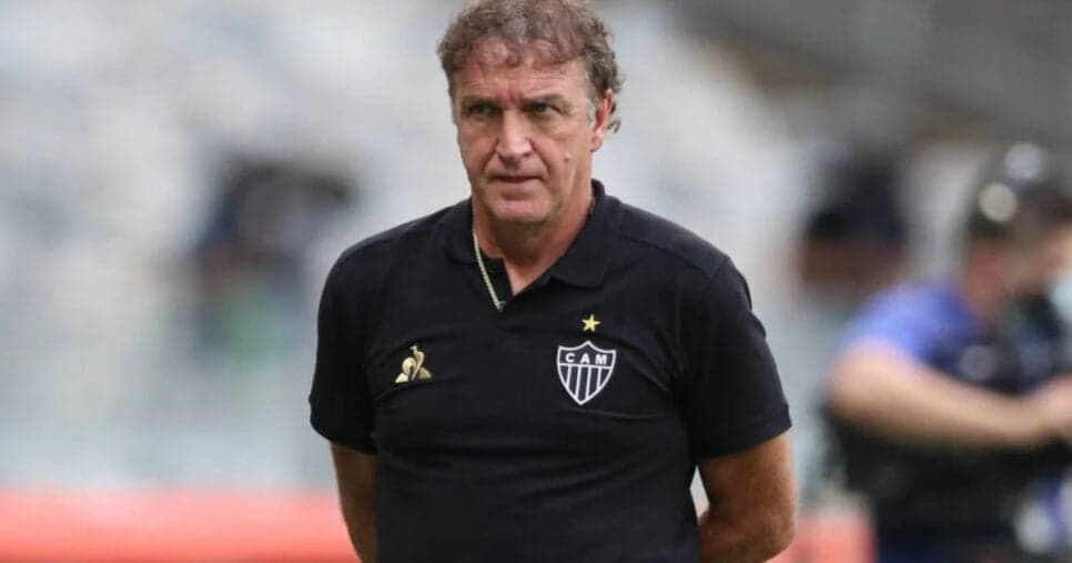 Nem Hulk, nem Júnior Santos: Cuca vive pesadelo com 2 craques nº1 fora no Atlético-MG em abril de 2025