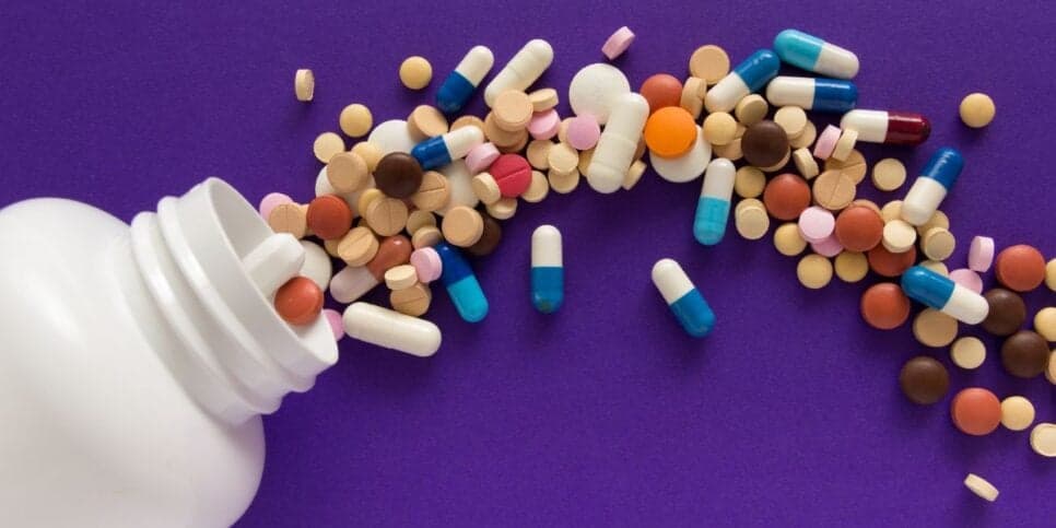 Ilustração medicamentos (Foto: Canva)